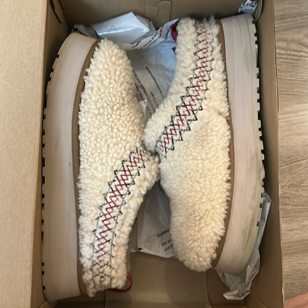 UGG women’s tazz braid slipper in natural